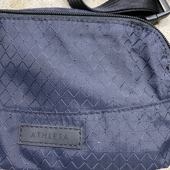 Athleta Black Belt Bag Minimalist Design - Picture 4 of 6